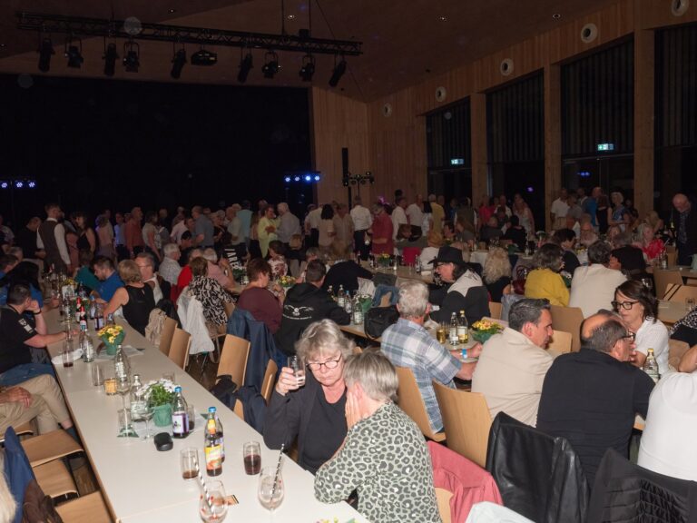 20 Jahre Tanz-Sport-Club Klettgau: Gäste im Saal